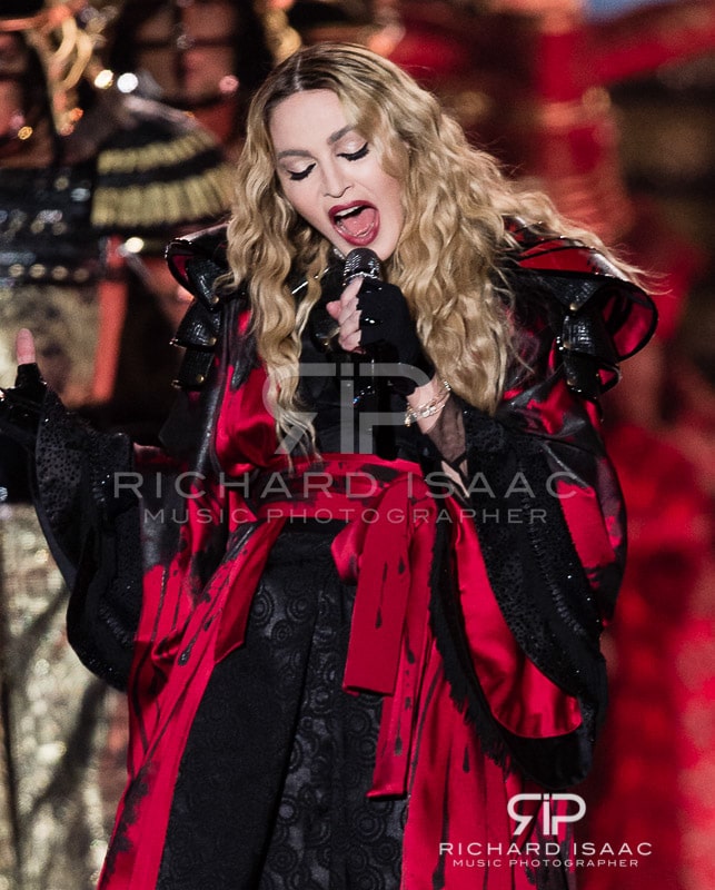 wpid-20151201_Madonna_O2_16.jpg